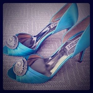 Blue badgley mischka d'orsay heels